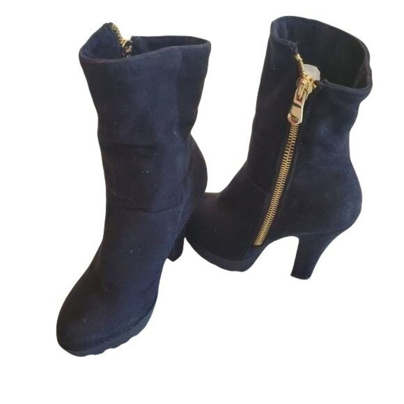 Wild Diva  Lounge Heel Suede Bootie - Picture 1 of 9